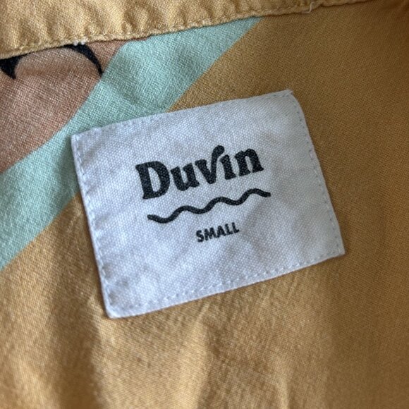 Duvin Beach Day Button Up Shirt ASO John B in Outer Banks - Picture 9 of 12